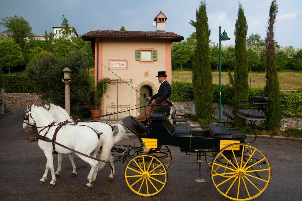 Foresteria Dei Piaceri Campestri Casciago Eksteriør billede